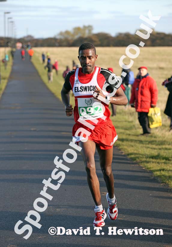 Tadele Geremew (Elswick Harriers) on his way to finishing 2nd in the Heaton Memorial Road Race, Newcastle Town Moor. Photo: David T. Hewitson/Sports for All Pics